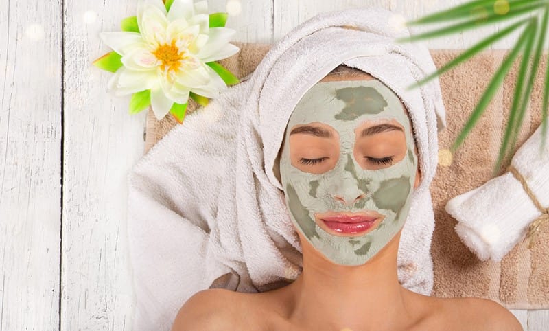 ماسک صورت بابونه و خاک رس برای پوست های چرب