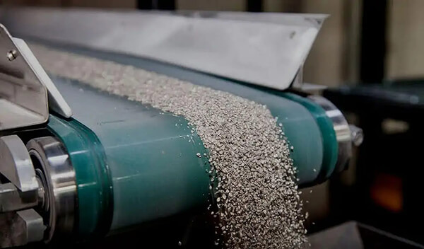 نوار نقاله صنعتی چیست؟ انواع نوار نقاله صنعتی که نمی شناسید! 1 نوار نقاله صنعتی چیست؟