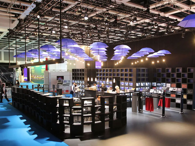 اجاره تجهیزات نمایشگاهی