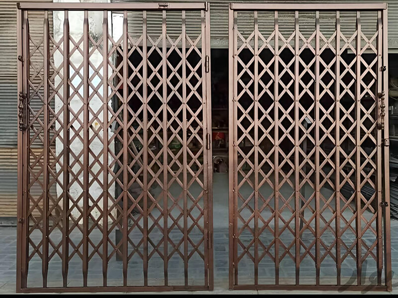 قیمت حفاظ درب آپارتمان 1404 2 حفاظ درب آپارتمان آکاردئونی