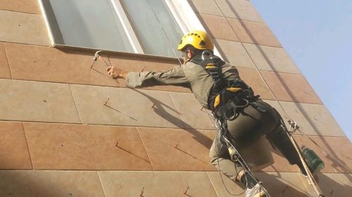 پیچ و رولپلاک نمای ساختمان